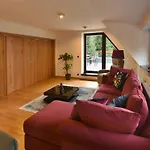 Luxury Adelka